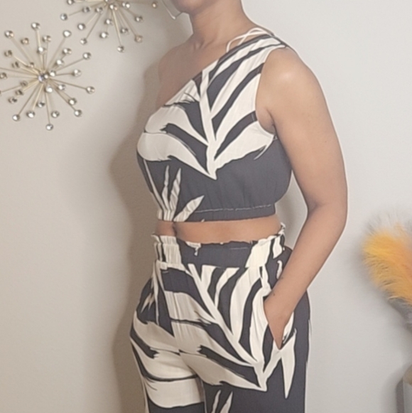 Gracefully Bold One-Shoulder Two-Piece Set - Picture 2 of 6